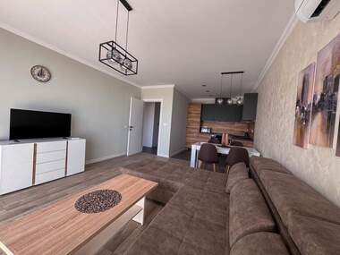 Închiriere - Apartament în Bratia Miladinovi,  Burgas