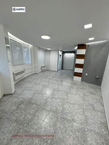 Închiriere - Magazin în Ideal City Center,  Pleven
