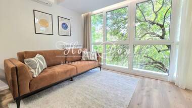 Vânzare - Apartament în Iztok,  Sofia