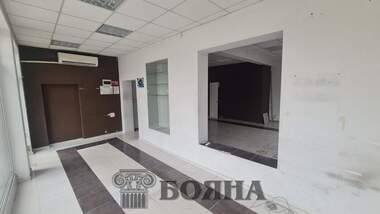Închiriere - Magazin/Birou/Depozit/Salon de frumusețe în Wider Center,  Ruse