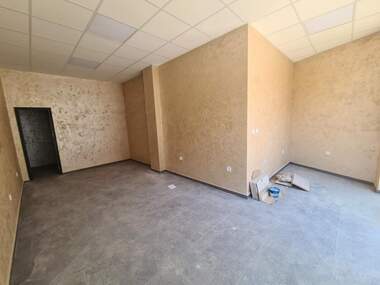 Miete - Laden/Büro/Lager/Schönheitssalon in Lüben Karawelow,  Haskowo