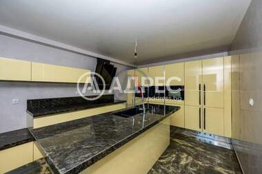 Vânzare - Apartament în Sădiîski,  Plovdiv