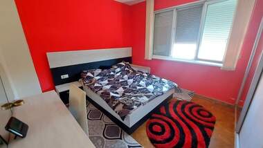 For sale - Apartment in Mladejki halm,  Haskovo