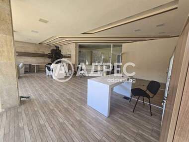 Ενοίκιο - Κατάστημα σε Център,  Пловдив