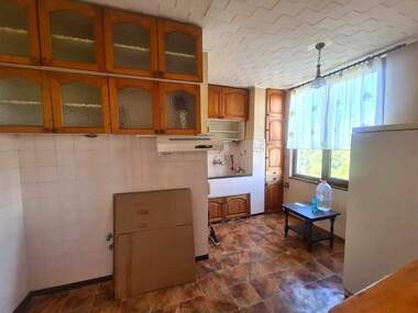 Vânzare - Apartament în Liuben Karavelov,  Haskovo