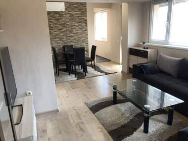 Închiriere - Apartament în Sădiîski,  Plovdiv