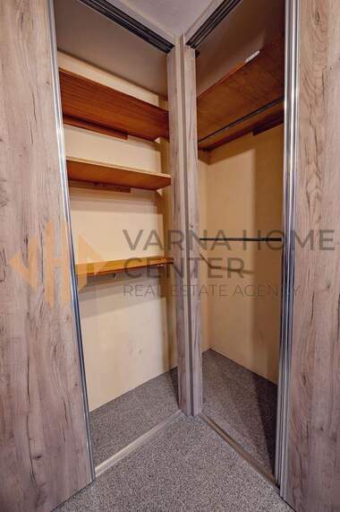 Închiriere - Apartament în Levski,  Varna