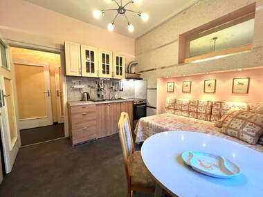 Închiriere - Apartament în Center,  Sofia