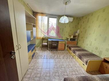 For rent - Apartment in Kolhozen pazar,  Varna