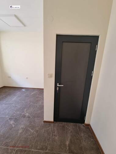Verkauf - Büro/Schönheitssalon in Zentar,  Wraza