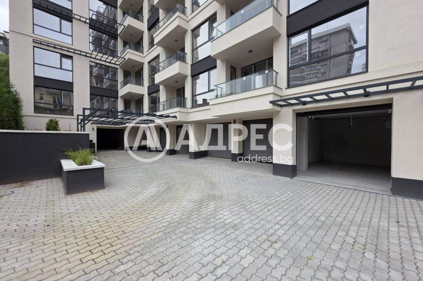 Parking spot in Banishora, Sofia – photo 6
