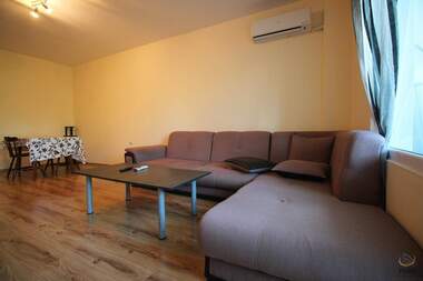 Închiriere - Apartament în Izgrev,  Burgas