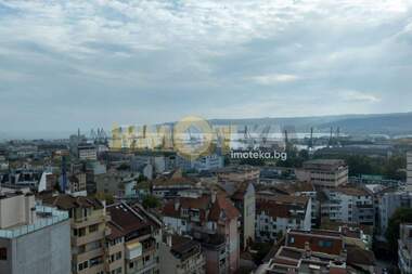 For sale - Apartment in Center,  Varna