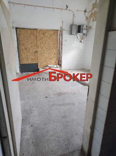 Verkauf - Industriegebäude/Autowerkstatt/Lagerhalle/Lager/Fitnessstudio in Komluka,  Sliwen