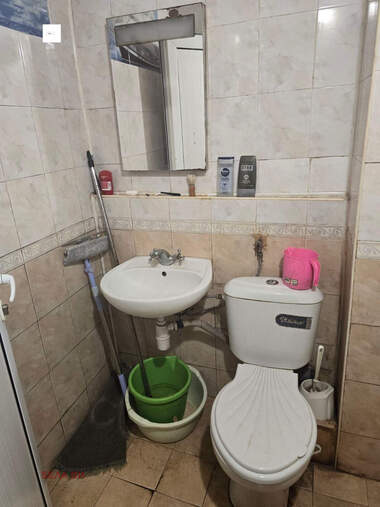 Продажа - Квартира в Изток,  Перник