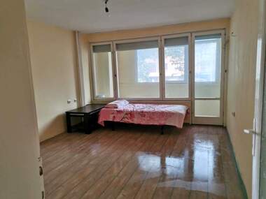 Продажба - Апартамент в Металург,  Враца