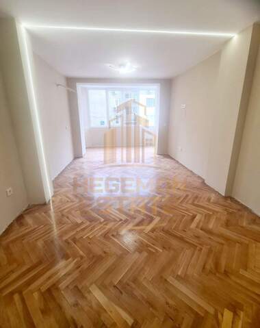 Vânzare - Apartament în Konfuto,  Varna