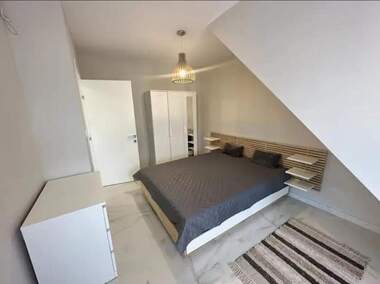 Închiriere - Apartament în Mladejki hălm,  Plovdiv