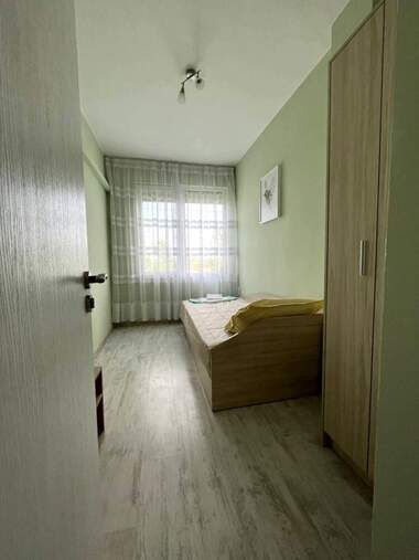 Închiriere - Apartament în Văzrajdane,  Burgas