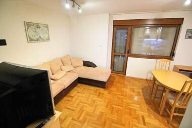 Închiriere - Apartament în Țentăr,  Burgas