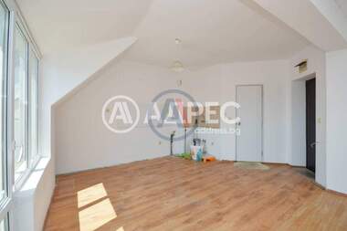 Verkauf - Wohnung in Wazrajdane,  Burgas