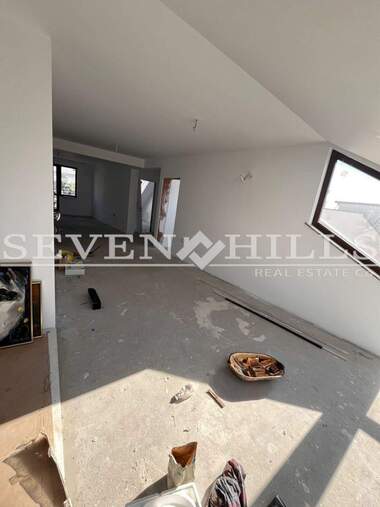 Vânzare - Apartament în Mladejki hălm,  Plovdiv