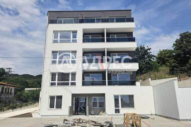 Vânzare - Apartament în Vinița,  Varna