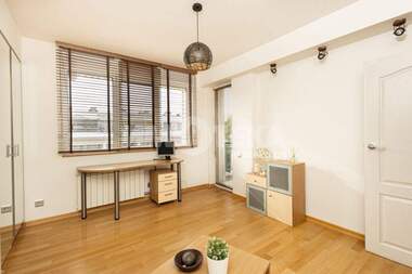Miete - Wohnung in Bakston,  Sovia