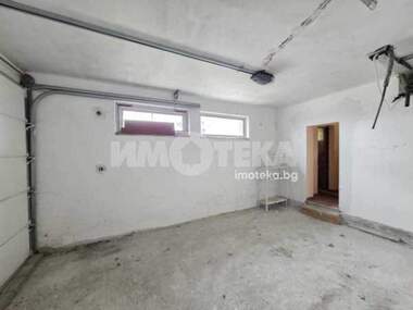 For sale - House in Voluiak,  Sofia