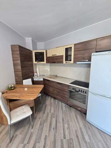 Miete - Wohnung in Üjen,  Plowdiw
