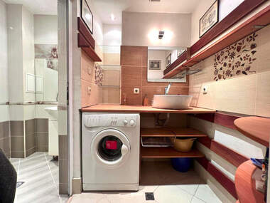 Închiriere - Apartament în Center,  Sofia