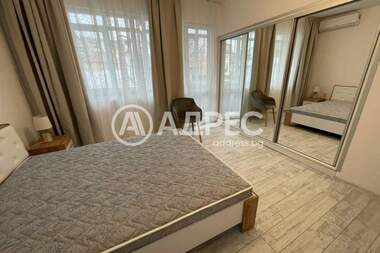 Închiriere - Apartament în Kolhozen pazar,  Varna