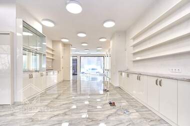 Vânzare - Salon de frumusețe/Birou/Magazin/Depozit/Cabinet de stomatologie în Țentăr,  Burgas