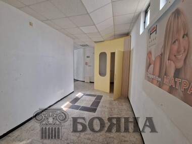 For rent - Store/Office/Storage/Beauty saloon in Center,  Ruse