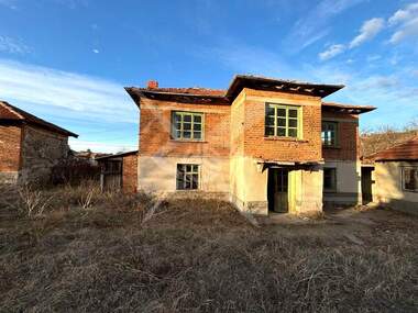 For sale - House in Iskra,  Plovdiv