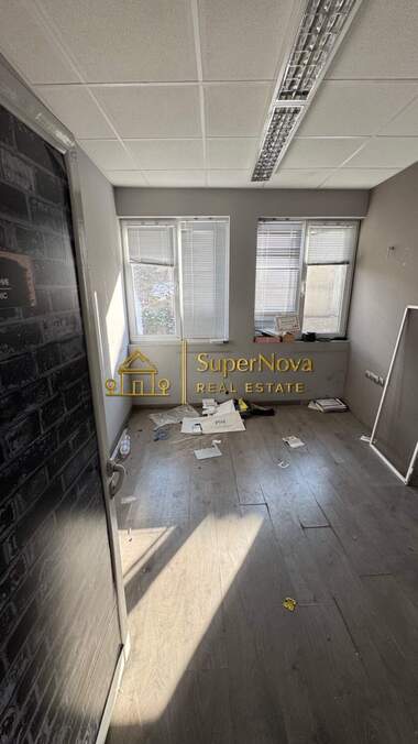 Ενοίκιο - Γραφείο/Αποθήκη σε Промишлена зона-Изток,  Хасково