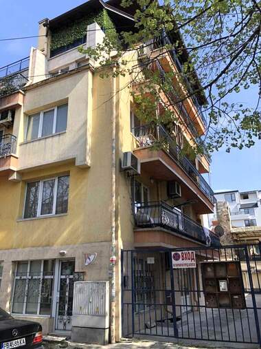 Închiriere - Apartament în Sădiîski,  Plovdiv