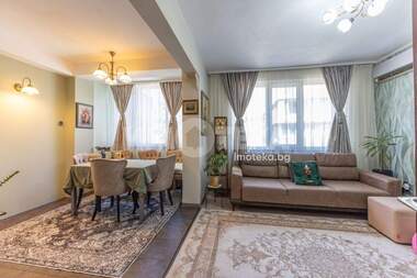 Продажба - Апартамент в Гранд Мол,  Варна