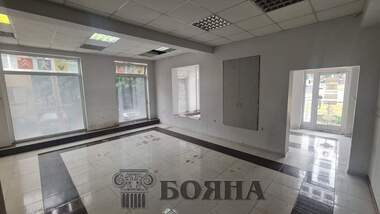 Închiriere - Magazin/Birou/Depozit/Salon de frumusețe în Wider Center,  Ruse