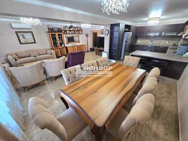 Vânzare - Apartament în Kărșiaka,  Plovdiv