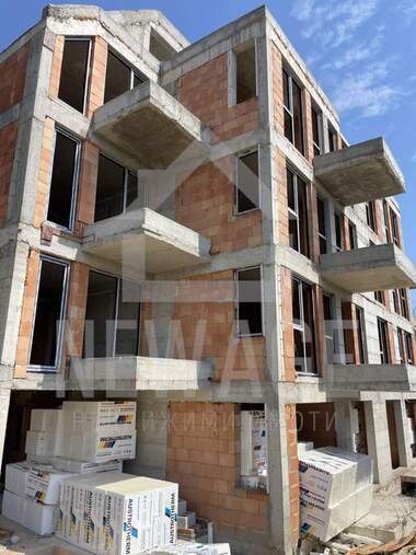 Vânzare - Apartament în Vinița,  Varna