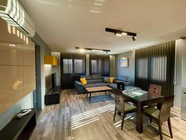 Închiriere - Apartament în Mladejki hălm,  Plovdiv