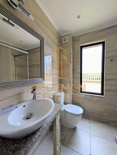 Vânzare - Apartament în Golden Sands,  Varna
