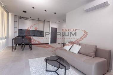 Închiriere - Apartament în Ceaîka,  Varna
