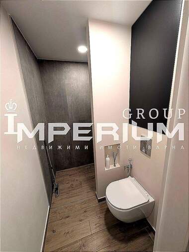 Închiriere - Apartament în Center,  Varna