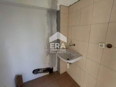Închiriere - Spațiu industrial în Promișlena zona-Sever,  Haskovo