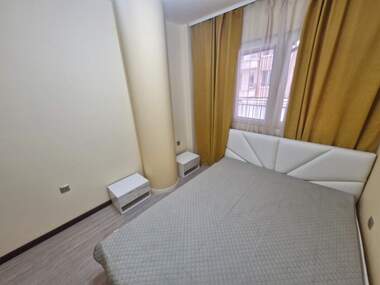 Închiriere - Apartament în Lazur,  Burgas