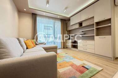 Închiriere - Apartament în Center,  Varna