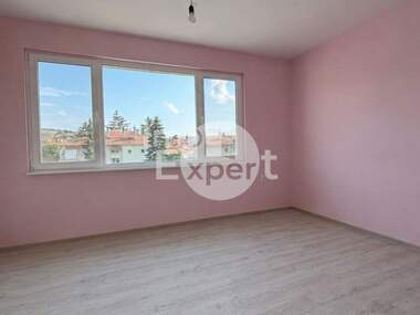 Продажа - Квартира в Карнобат,  Бургас