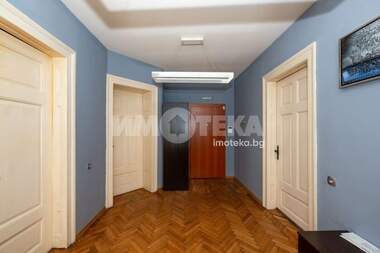 Продажба - Апартамент в Център,  Пловдив